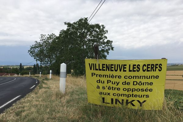 Le village affiche clairement son opposition au compteur Linky