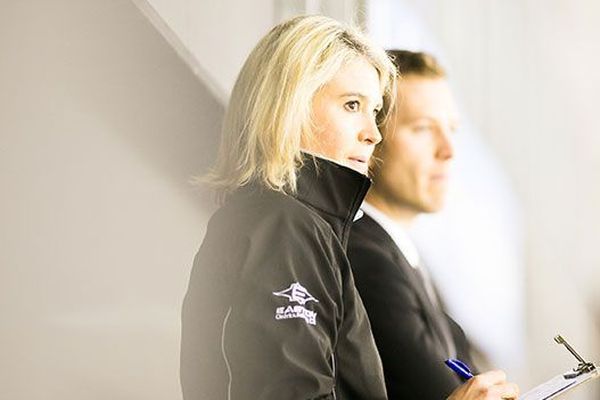 Christine Duchamp sur le banc de l'équipe de France féminine en 2013, au Mondial D1B de Strasbourg. 