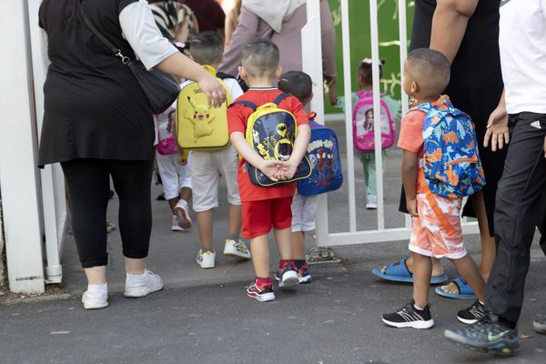 "74 fermetures, mais 6 ou 8 situations sous surveillance" : la direction académique justifie la carte scolaire dans le Calvados