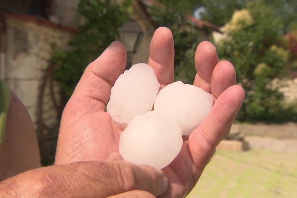 Des grêlons gros comme des balles de ping pong