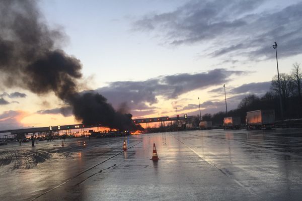 Manifestation des agriculteurs du Centre-Val de Loire sur l'autoroute A10, au nord de Tours, (Indre et Loire, 9 février 2018)