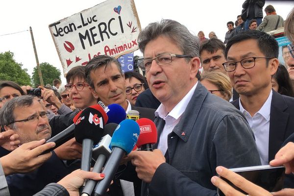 Jean-Luc Mélenchon au port de l'Embouchure à Toulouse, lundi 5 juin 2017.