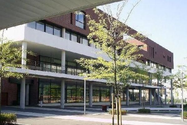 Le lycée le Corbusier d'Aubervilliers en Seine-saint-Denis, grimpe cette année de 24 places dans le classement. Dans ce lycée où tout est fait pour aider les élèves à progresser, le taux de réussite au bac de 90 % est supérieur de 14 points à ce qui était attendu