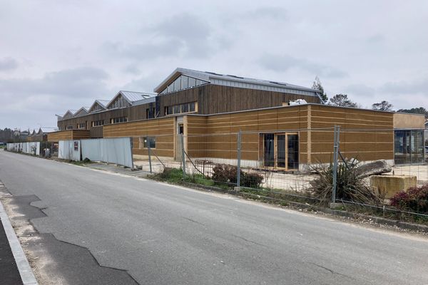 La future quatrième école du Taillan-Médoc aura une partie de ses murs en terre crue !