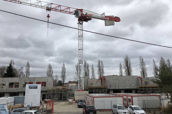 Le chantier de la Maison de la Citoyenneté de Bourg-en-Bresse a pu continuer grâce au soutien de la Mairie et malgré les problèmes rencontrés par Floriot Construction. 