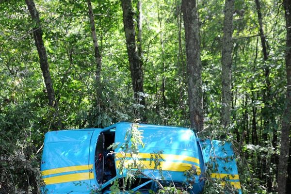 Un véhicule avait fait une sortie de route fauchant mortellement 3 personnes. 