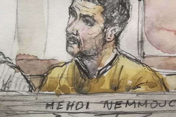 Croquis d'audience montrant Mehdi Nemmouche lors de son procès à Bruxelles le 10 janvier 2019