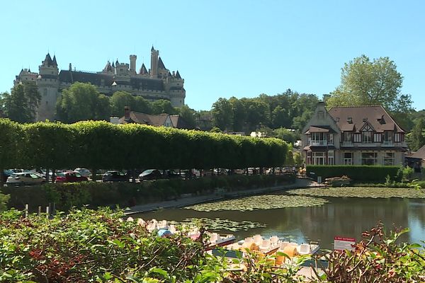 Le château de Pierrefonds fait partie des sites partenaires qui offrent des réductions sur le ticket d'entrée, sur présentation du billet de TER