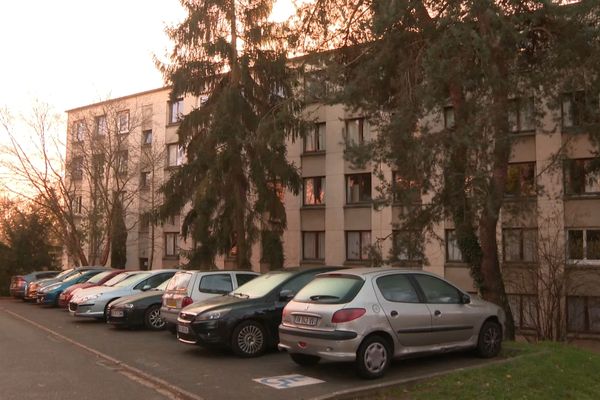 La résidence abrite 309 chambres individuelles. Mais certains espaces, comme les sanitaires, sont communs.