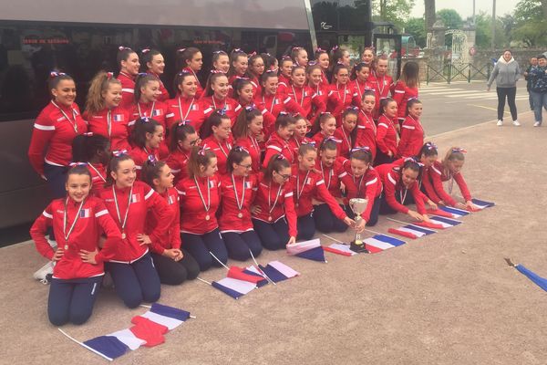 Il y avait du monde pour accueillir les médaillées ce lundi 22 avril à leur retour à Givry.