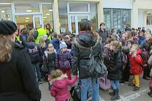 Toutes les écoles élémentaires des Pennes Mirabeau occupées.