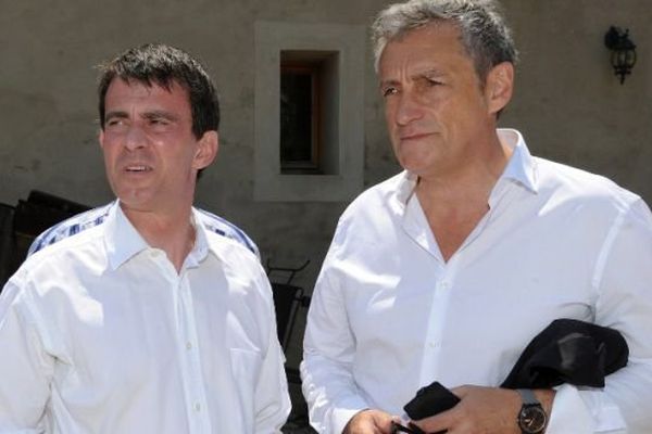 Manuel Valls et Philippe Saurel à Vauvert dans le Gard le 6 juillet 2014