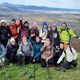 Deux fois par mois, les 1ers et 3e dimanches, une randonnée est organisée avec ces quelques femmes qui ont été atteintes ou sont atteintes d'un cancer du sein. Elles randonnent en Auvergne mais aussi au-delà.