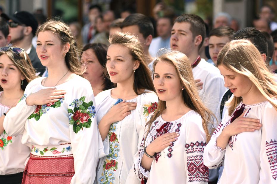 the “Vyshyvanka”, festival of Ukrainian shirts, to help Ukraine and its refugees