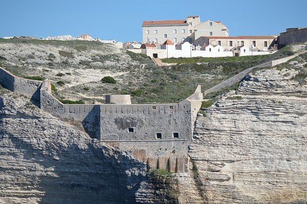 ILLUSTRATION - Bonifacio et ses falaises