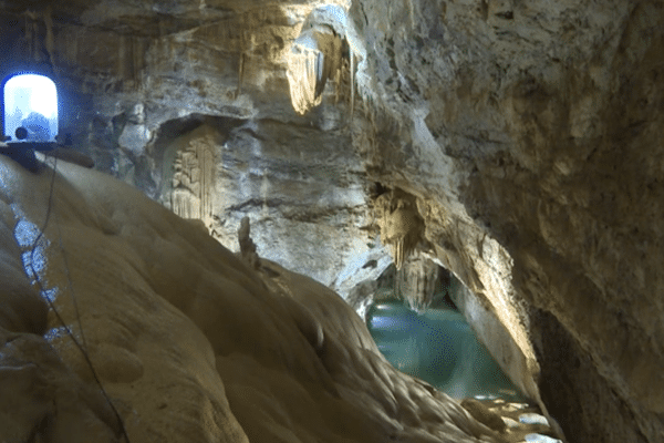 Aucune explication scientifique n'a permis de comprendre la formation des 100 000 concrétions miniatures de la grotte de Trabuc. Dimanche 12 mai 2024.