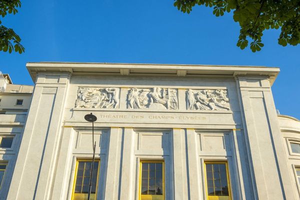 Un incendie a provoqué l'évacuation du Théâtre des Champs-Elysées à Paris.