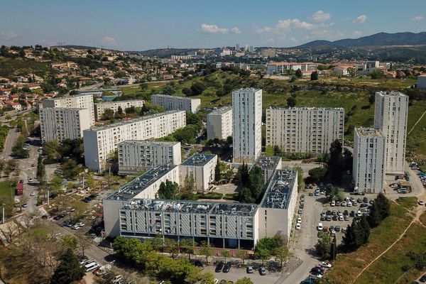 L'homme a été retrouvé mort dans la cage d'escalier d'un immeuble de la cité de la Bricarde (15ème arrondissement de Marseille)