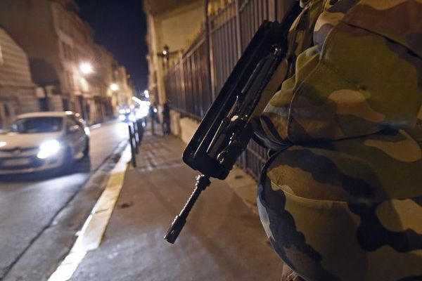 Des renforts militaires déployés dans Marseille après les attentats de Charlie Hebdo et de l'hyper casher de Paris.