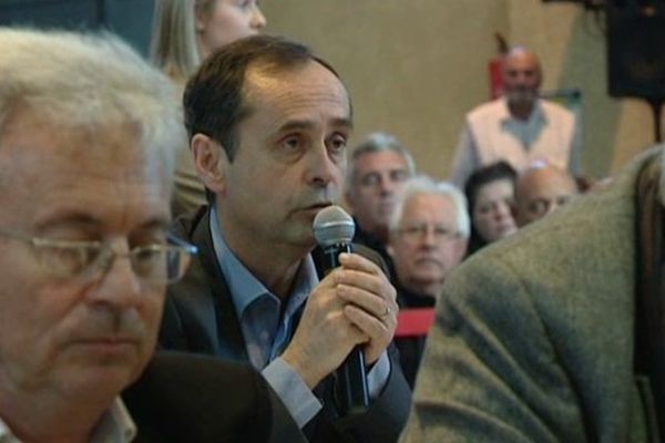 Robert Ménard indique qu'il va quitter la salle le 28 avril 2014