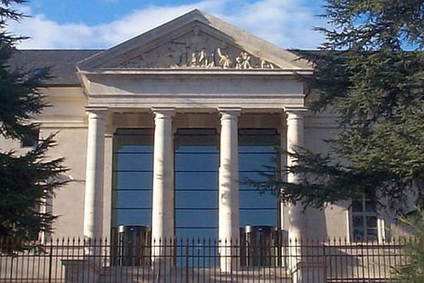 Rodez (Aveyron) - le palais de justice - archives