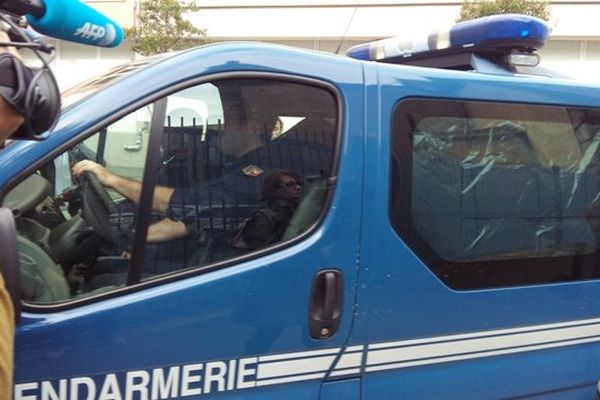 La mère de Fiona est arrivée au tribunal de Clermont-Ferrand en début d'après-midi.