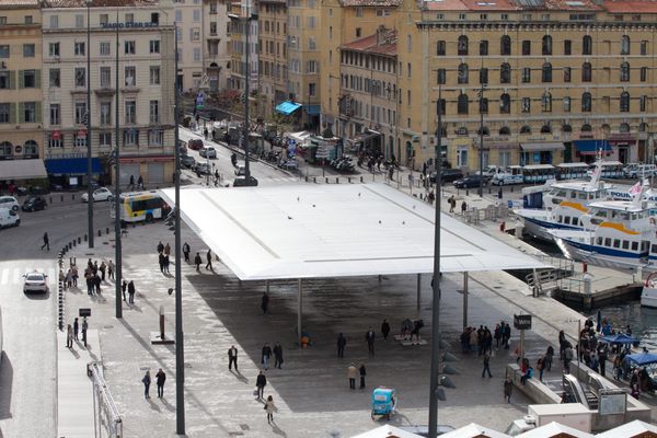 La rixe au cours de laquelle l'adolescent de 13 ans est mort a eu lieu sur le Vieux Port de Marseille dans la nuit de mardi à mercredi.