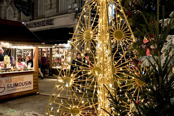 Marché de Noël de Limoges aux couleurs de Noël