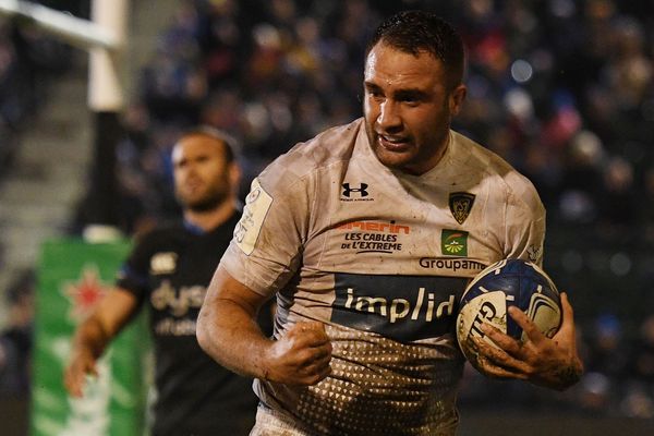 Alexandre Lapandry, ici face à Bath le 6 décembre dernier en Champions Cup, a prolongé de trois ans avec l'ASM.