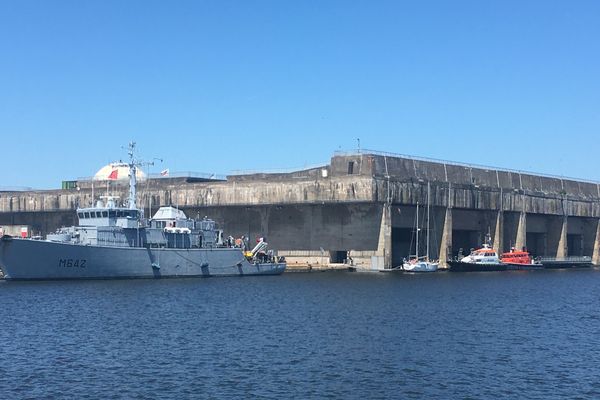 Le Chasseur de Mines Tripartite Cassiopée en escale technique confinée à Saint-Nazaire, le 25 mai 2020.