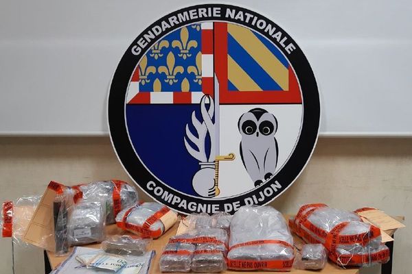 Les gendarmes de Quetigny et de Dijon ont interpellé deux hommes lors d’une transaction de résine de cannabis samedi 2 novembre 2019.