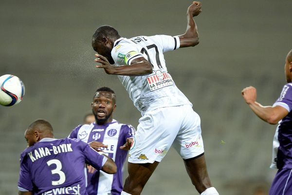 Ligue 1, 10ème journée, but du milieu de terrain et capitaine Cheick Ndoye, TFC - ANGERS SCO : 1-2