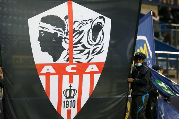 Le drapeau de l'AC Ajaccio, affiché dans le stade du FC Sochaux-Montbéliard à l'occasion de la 23e journée de Ligue 2, le 2 février 2021.