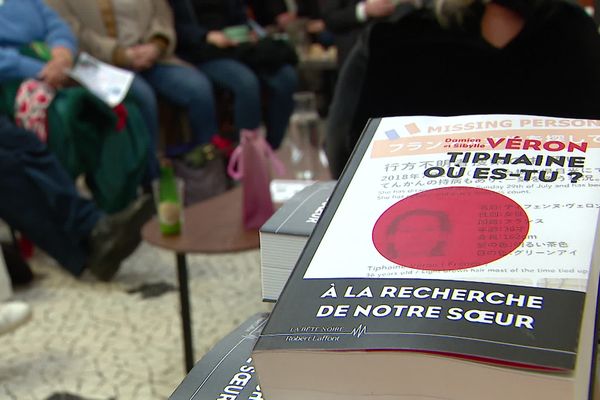 Quatre ans et demi après la disparition de Tiphaine Véron, ses proches veulent encore y croire.