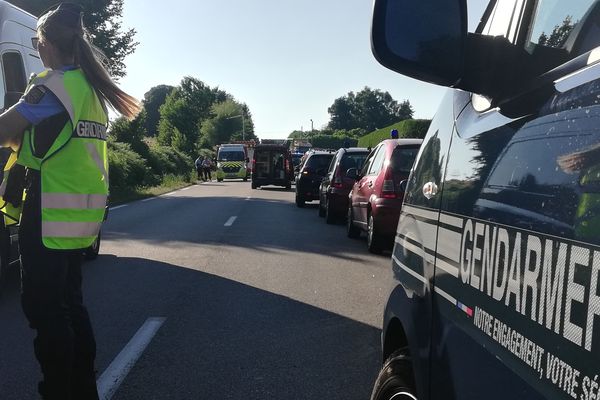 Un mort dans un choc frontal entre une voiture et un camion à Couzeix (Haute-Vienne), le 15 juillet 2019