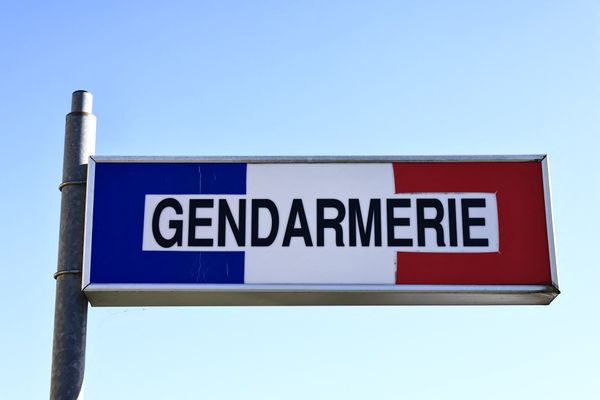 Une enseigne de brigade de gendarmerie en France (Illustration).