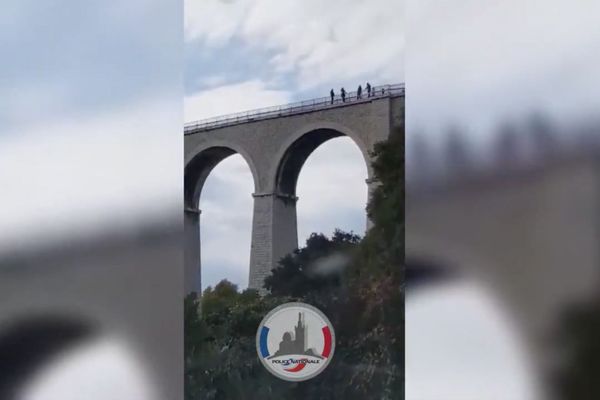 Une vidéo tournée par la police des Bouches-du-Rhône a été partagée sur les réseaux sociaux.