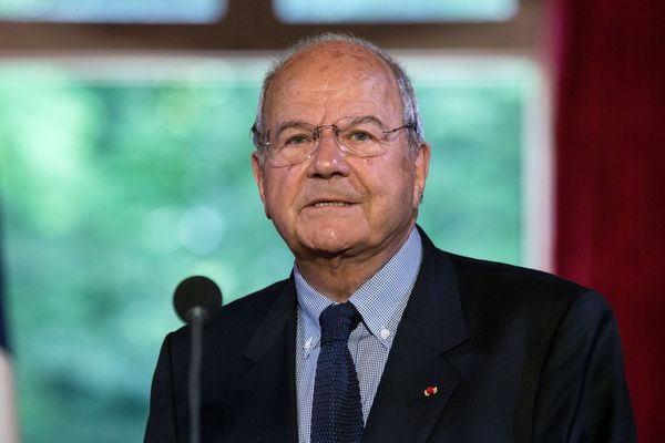 Marc Ladreit de Lacharrière, propriétaire de La Revue des deux mondes, a été reconnu coupable d'abus de biens sociaux.