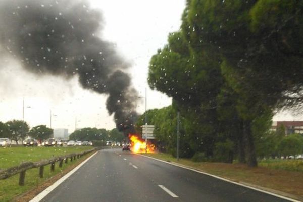 Incendie d'une voiture avenue Mendes France à Montpellier