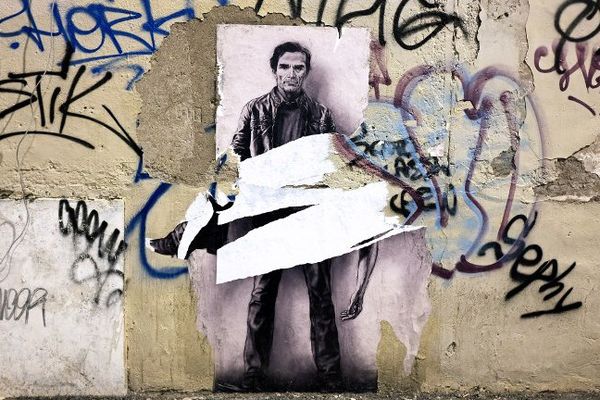 Dessin sur papier d'Ernest Pignon-Ernest intitulé Pasolini Pieta à Rome ( Lungotevere Testaccio)