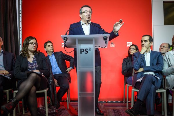 Conférence de presse du député PS Christian Paul, et des signataires de la motion B en vue du congrès du Parti Socialiste de Poitiers, le 6 mai 2015.