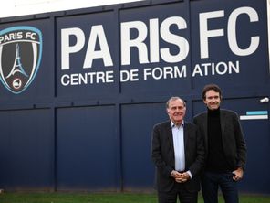 L'actuel président du Paris FC, Pierre Ferraci, et Antoine Arnault, photographiés le 20 novembre 2024.