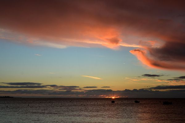 Lever de soleil à Kérity à Penmarc'h