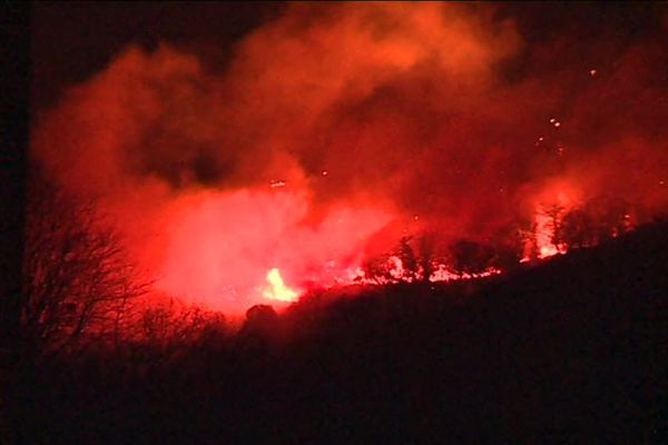 Sur le mont Ibanteli, 190 hectares de végétation ont été détruits par un incendie. La piste criminelle est privilégiée. 