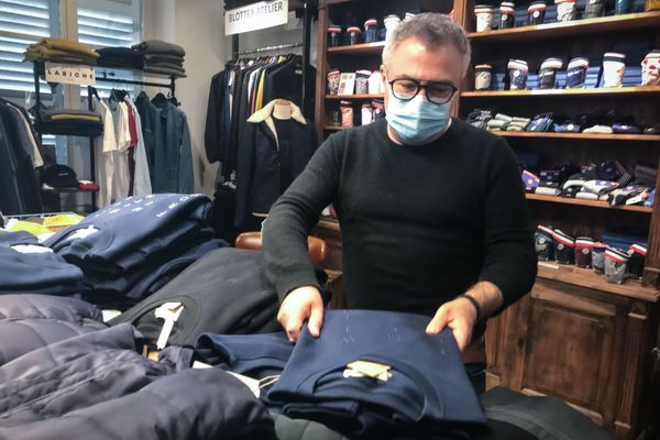 Nicolas Marsicano dans son concept-store fermé et rempli par un stock en attente de réouverture