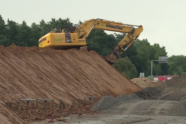 Travaux de raccordement de la RN27 au viaduc de la Scie au sud de Dieppe en juillet 2020