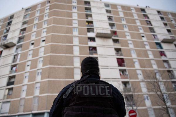 Les descentes de police se multiplient dans la cité des Oliviers pour lutter contre les trafics de drogue.