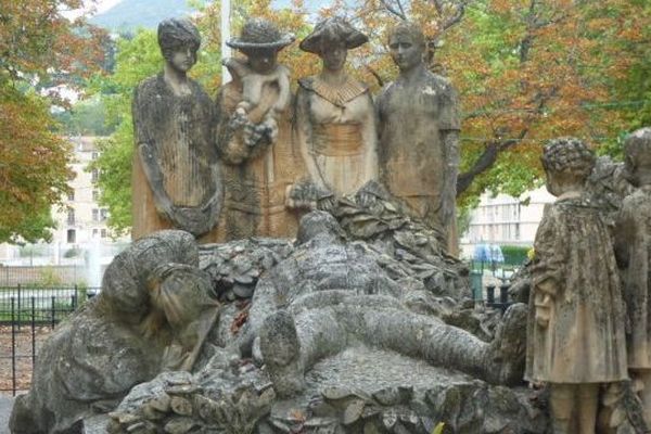 Le monument aux morts de Lodève (Hérault) est l'oeuvre du sculpteur Paul Dardé