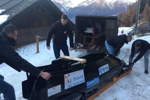 L'équipe du Reims Bobsleigh Association à l'entraînement à La Plagne avant les manches de Coupe d'Europe.