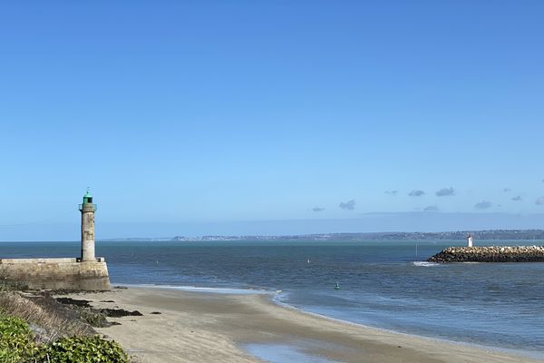 Phare de la pointe à l'aigle à Plérin